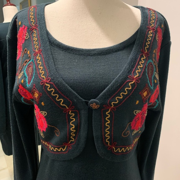 Carole Little Dresses & Skirts - Vintage Carole Little embroidered sweater dress